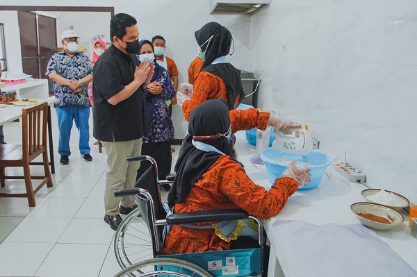 Menteri BUMN Apresiasi Pemberdayaan Ratusan Anak Penyandang Disabilitas Binaan PLN di Bandung